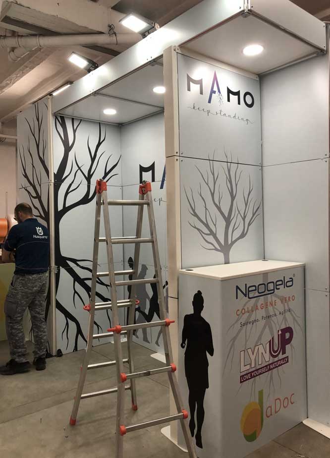 montaggio stand
