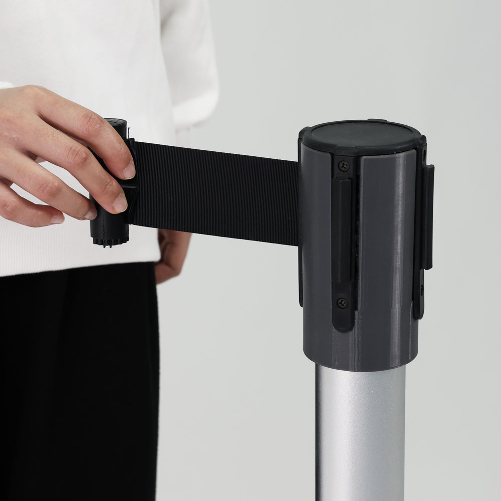 momentum-particolare retractable belt crowd control barrier